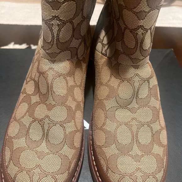Coach Tan Patterned Boots with White Lining,All Products : American Fashion Style Bags On Sale